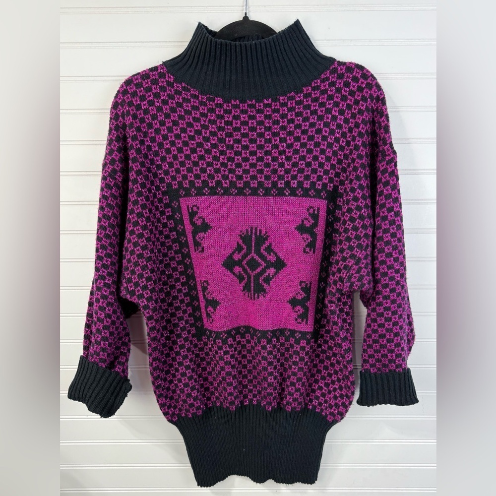 Midnight Blues vintage women’s magenta & black shimmer Aztec checkered sweater L